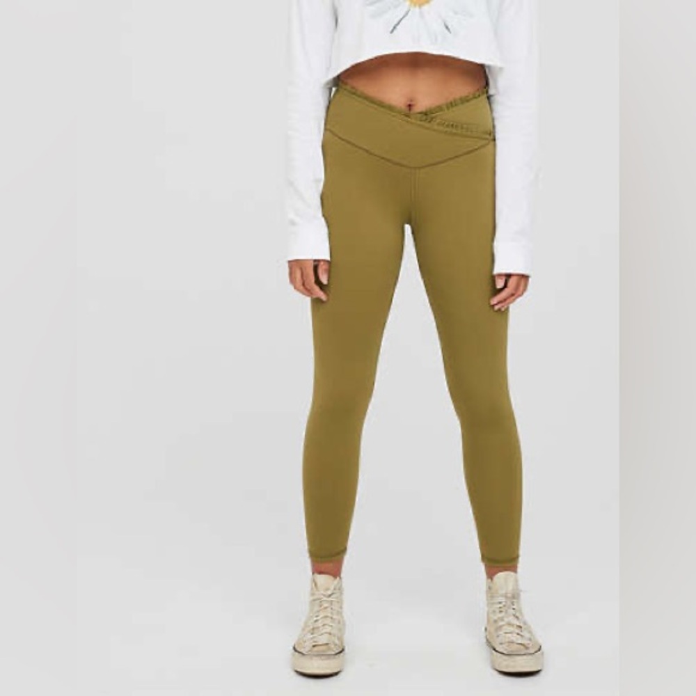 NWT Aerie Offline Hi Rise Real Me Xtra 7/8 Legging Ruffle Tan Medium